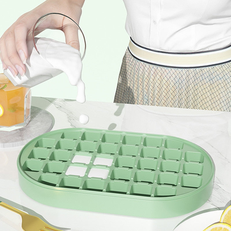 Ice cube Tray with Lid and Bin